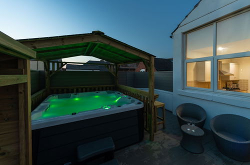 Photo 17 - THE Bells hot tub on Private Terrace Apartments