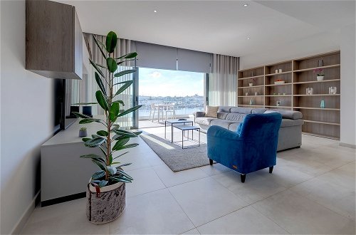 Foto 12 - Luxury Apartment With Valletta and Harbour Views