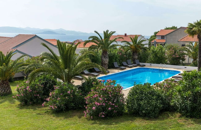 Modern Holiday Home With Pool - Foto 14
