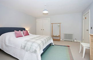 Photo 3 - JOIVY Vibrant City Centre 2-bed Apt.