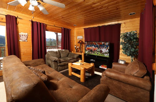 Photo 14 - BearADise in the Smokies - Two Bedroom Cabin