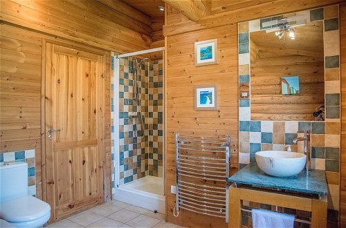 Photo 15 - Willow Lodge With Hot Tub, Kingfishers