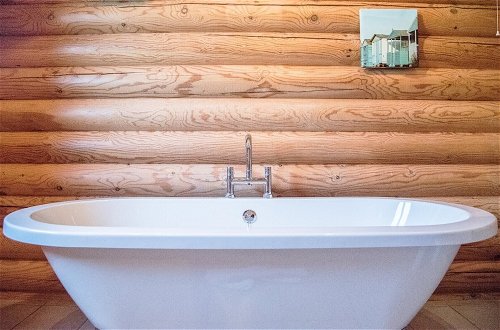 Photo 11 - Willow Lodge With Hot Tub, Kingfishers