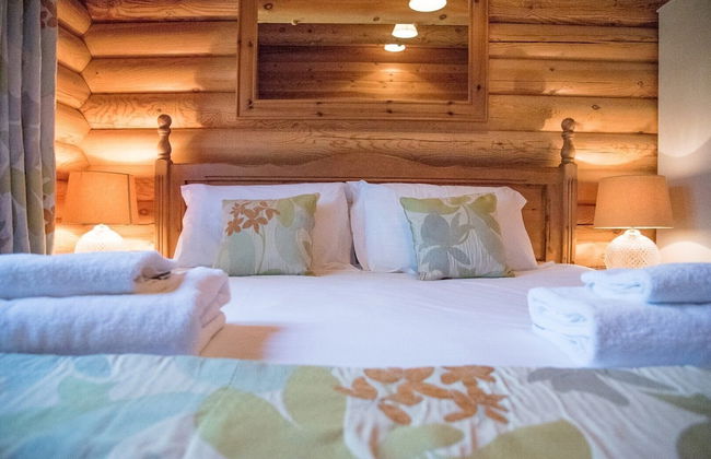 Willow Lodge With Hot Tub, Kingfishers - Foto 3