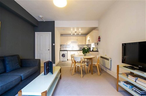 Foto 8 - Perfect Location! Charming Rose St Apt for Couples