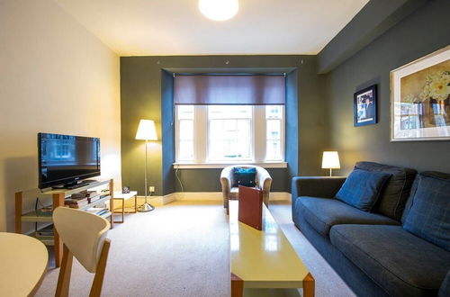 Photo 10 - JOIVY Perfect Location! Charming Rose St Apt for Couples