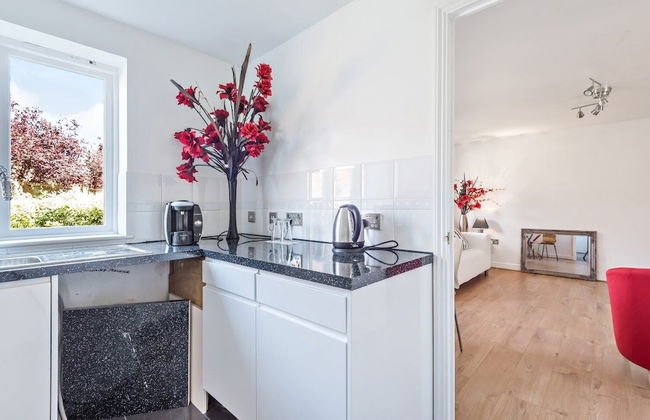 2 Bed Flat, Dedicated Workspace, Parking, 4KTV - Foto 8