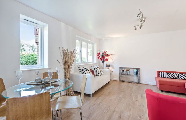 2 Bed Flat, Dedicated Workspace, Parking, 4KTV - Foto 12