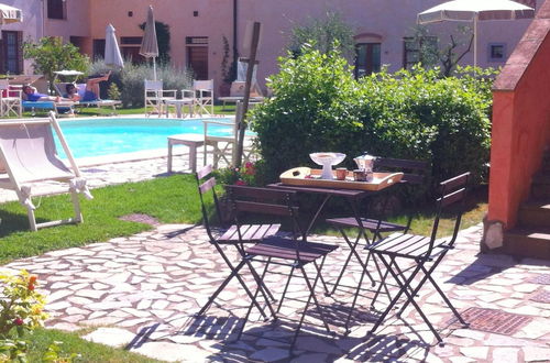 Photo 12 - Cosy Apartment With Swimming Pool and Garden Close to Volterra and S Gimignano