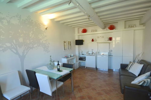 Foto 6 - Cosy Apartment With Swimming Pool and Garden Close to Volterra and S Gimignano