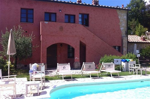 Foto 14 - Cosy Apartment With Swimming Pool and Garden Close to Volterra and S Gimignano