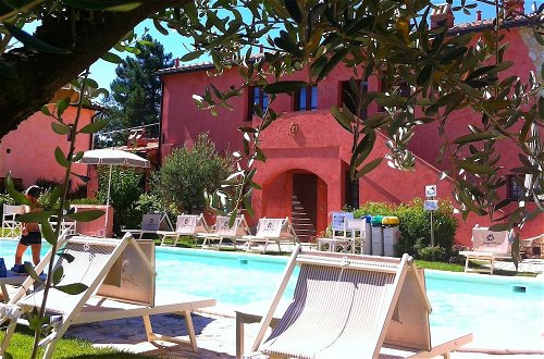 Photo 13 - Cosy Apartment With Swimming Pool and Garden Close to Volterra and S Gimignano