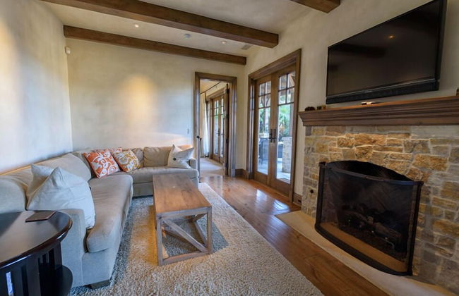LX1 Chateau D' Renaitre Estate - Carmel-by-the-sea - Photo 28