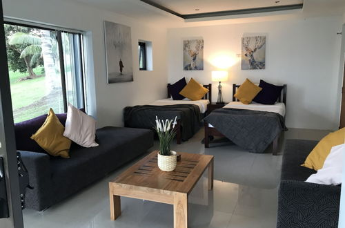 Foto 19 - 12 Bedroom Luxury Twin Sea View Villas Angthong