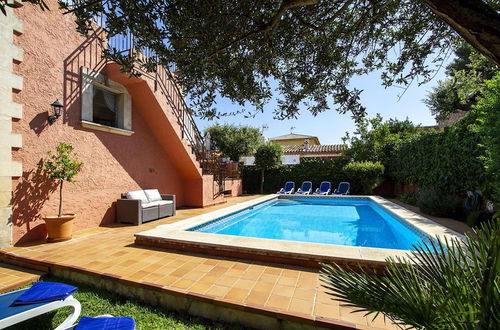 Photo 18 - Villa - 4 Bedrooms with Pool and WiFi - 108763