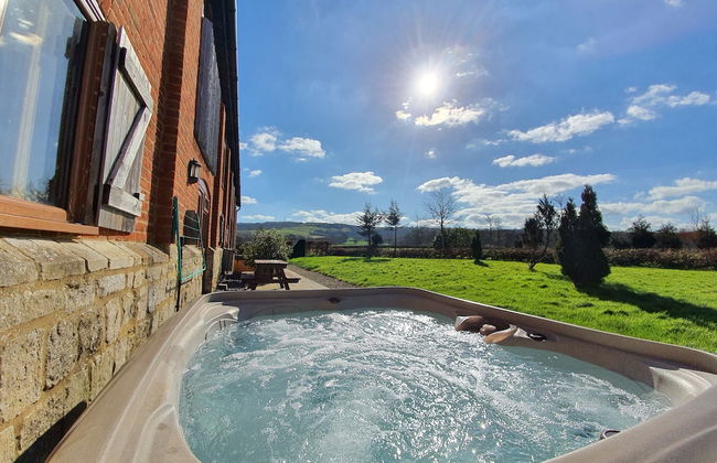 The Victorian Barn self catering holidays with pool & hot tubs - Foto 2