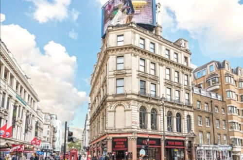 Photo 9 - Luxury Flat with Panoramic View of Piccadilly Circus