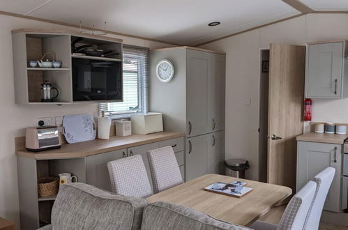 Foto 7 - Luxury 2 Bedroom Caravan in Stunning Location