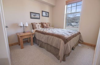 Photo 2 - Fox Pointe at Redstone by Lespri Management