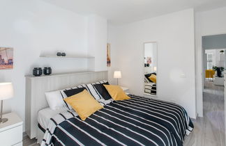 Photo 3 - Santa Cruz Downtown Apartment, Luminosidad, Confort y Estilo