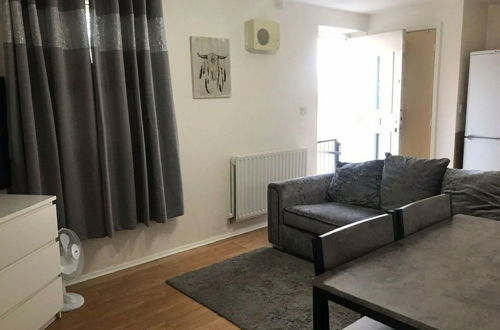 Foto 5 - Immaculate 1-bed Apartment in Stoke-on-trent