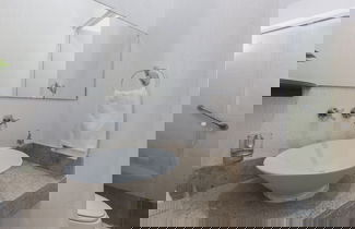 Photo 11 - Relaxing & Quite Apt - Full Apartment