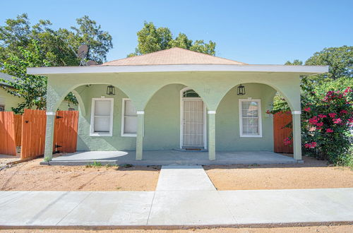 Photo 19 - 3 Br/1 BA Remodeled Home Near Downtown