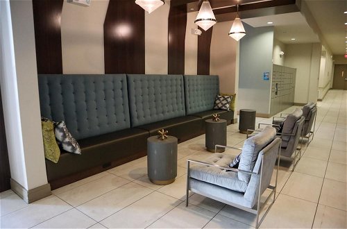 Photo 23 - Elegant Downtown Location Recently Upgraded