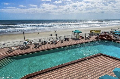 Photo 7 - Beautiful Beachfront Resort Condo