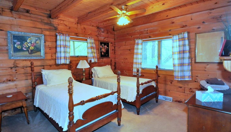 Photo 1 - Lazy Bear Retreat - Classic Cabin