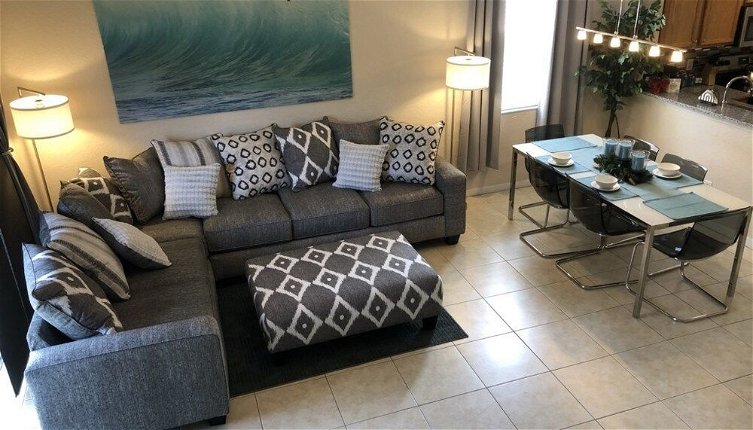 Foto 1 - 4BR Townhome in Regal Palms by SHV-302