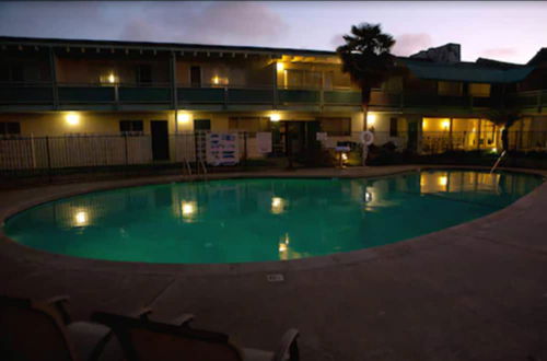 Foto 38 - Coral Reef Inn & Suites