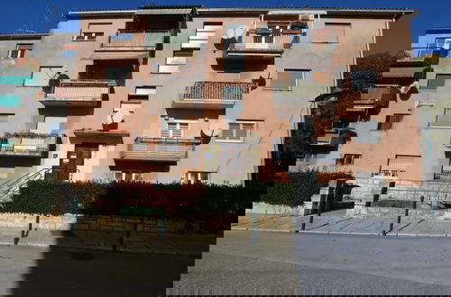 Photo 17 - Warm and Welcoming Apartment With Balcony