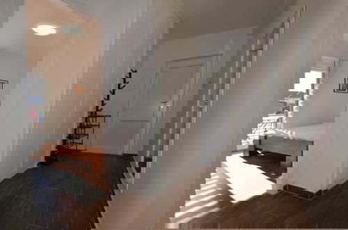 Photo 1 - Warm and Welcoming Apartment With Balcony