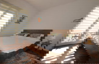 Photo 3 - Warm and Welcoming Apartment With Balcony
