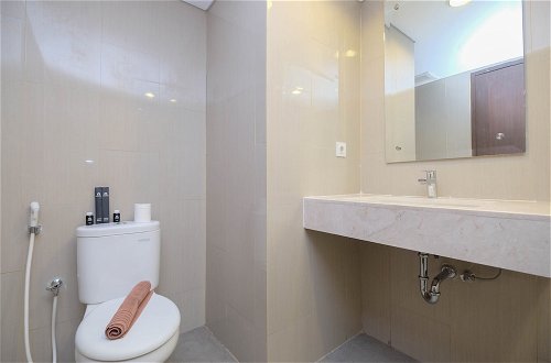 Photo 14 - Spacious Combine Unit 1BR with Extra Room Apartment at H Residence