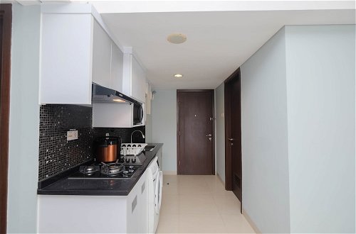 Foto 18 - Spacious Combine Unit 1BR with Extra Room Apartment at H Residence