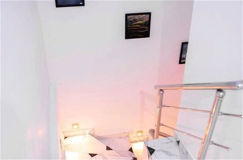 Photo 9 - Furnished 3 Bedrooms Apartment With Wifi