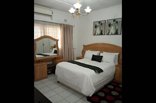 Photo 4 - 3 Bedrooms Exclusive House in Northmead