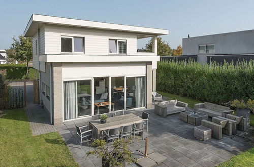 Photo 28 - Luxury Villa in Harderwijk With Garden