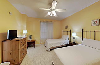 Foto 2 - Beach Colony Resort East by Southern Vacation Rentals