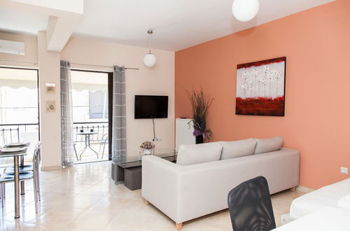 Photo 13 - Great Apartment in Piraeus