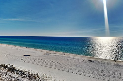 Foto 45 - Luxury Gulf Front Home w/ Unobstructed Views + Private Pool