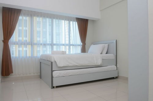 Foto 3 - Elegant and Comfy Studio at Springlake Summarecon Apartment