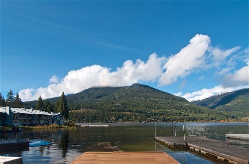 Photo 22 - Lakefront Chalet with private dock
