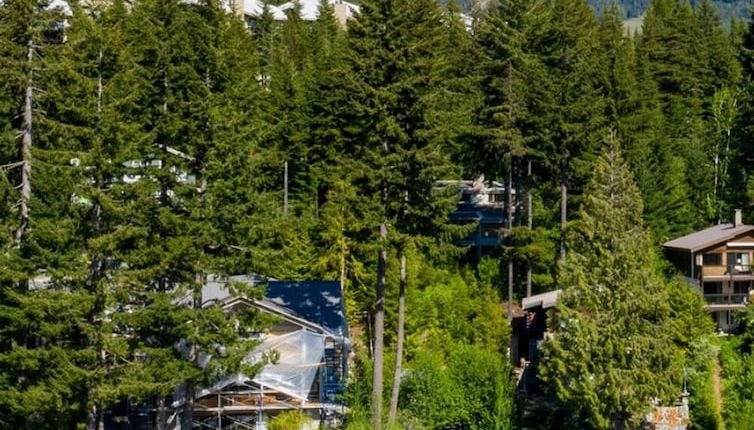 Photo 1 - Lakefront Chalet with private dock