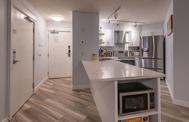 One Bedroom Suite with BBQ & huge Patio - Foto 3