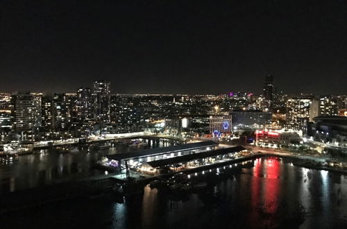 Photo 13 - Melbourne Docklands Convesso Seaview Apartment