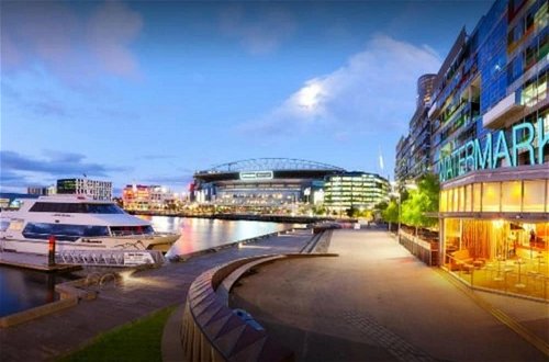 Foto 11 - Melbourne Docklands Convesso Seaview Apartment