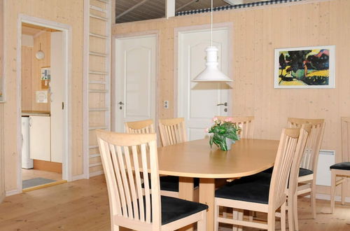 Photo 9 - 6 Person Holiday Home in Oksbol